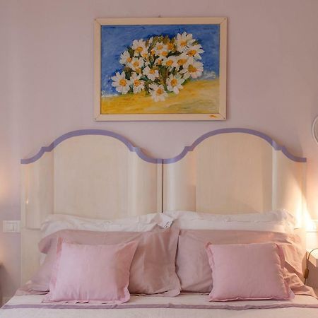 Bed and Breakfast Tre Civette Sul Como Marina di Massa Exterior foto