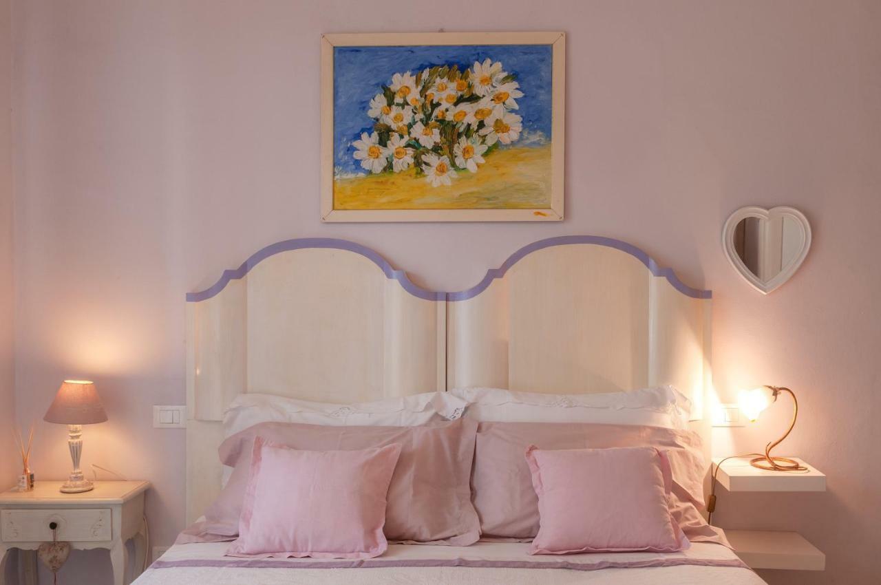 Bed and Breakfast Tre Civette Sul Como Marina di Massa Exterior foto